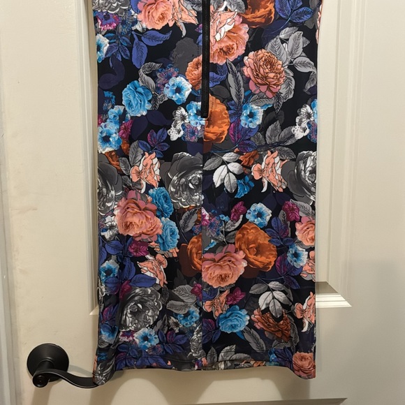 Floral & Mesh Dress size Small - Picture 6 of 6